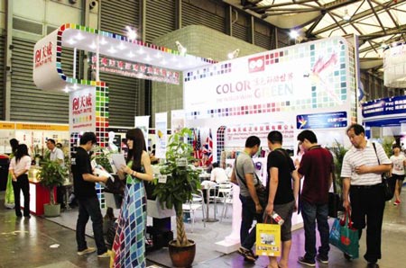天威展位吸引参展客户驻足