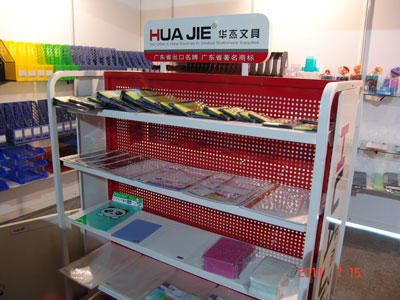 在华杰的产品展示区，琳琅满目的产品让人目不暇接！