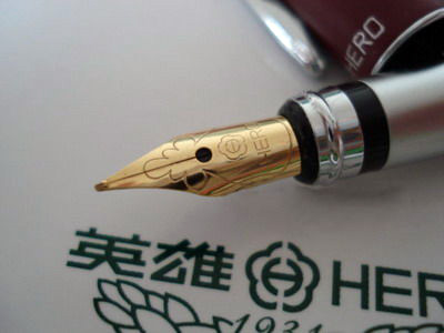 没落贵族的辉煌 英雄钢笔pk派克钢笔