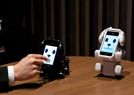 日本流行开发“成年人才喜欢的玩具” 智能手机联动玩具随处可见